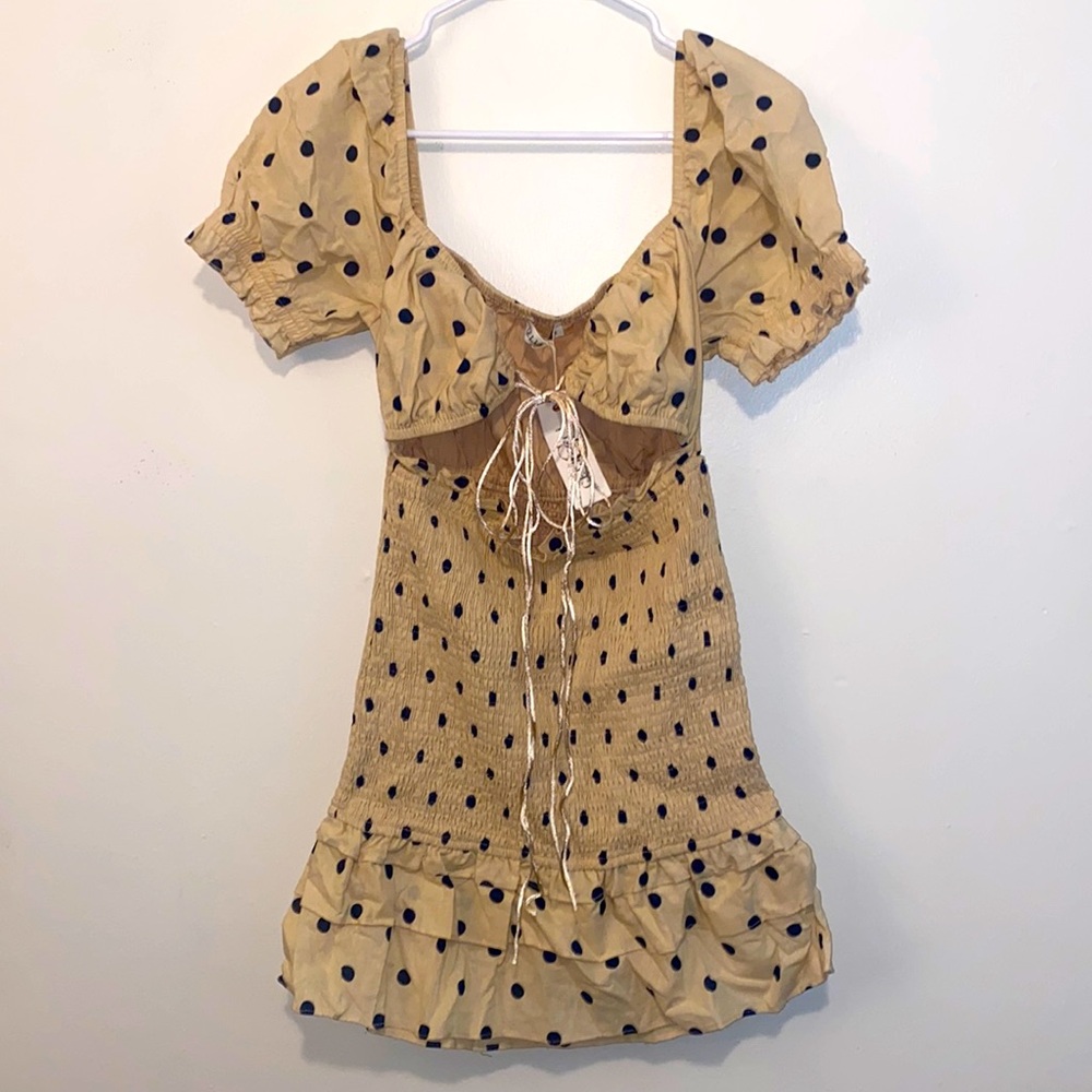 Small Cellecci Cream/Black Polka Dot OpenMid Section Stretchy Short Sleeve Dress